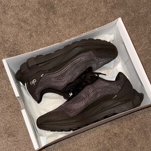 ALO Yoga Espresso Runner Sneaker